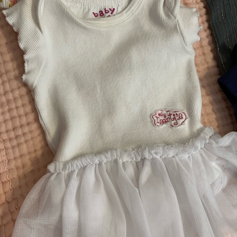 Lot Baby Girl Clothes, size 3/6 mos. - Picture 3 of 7